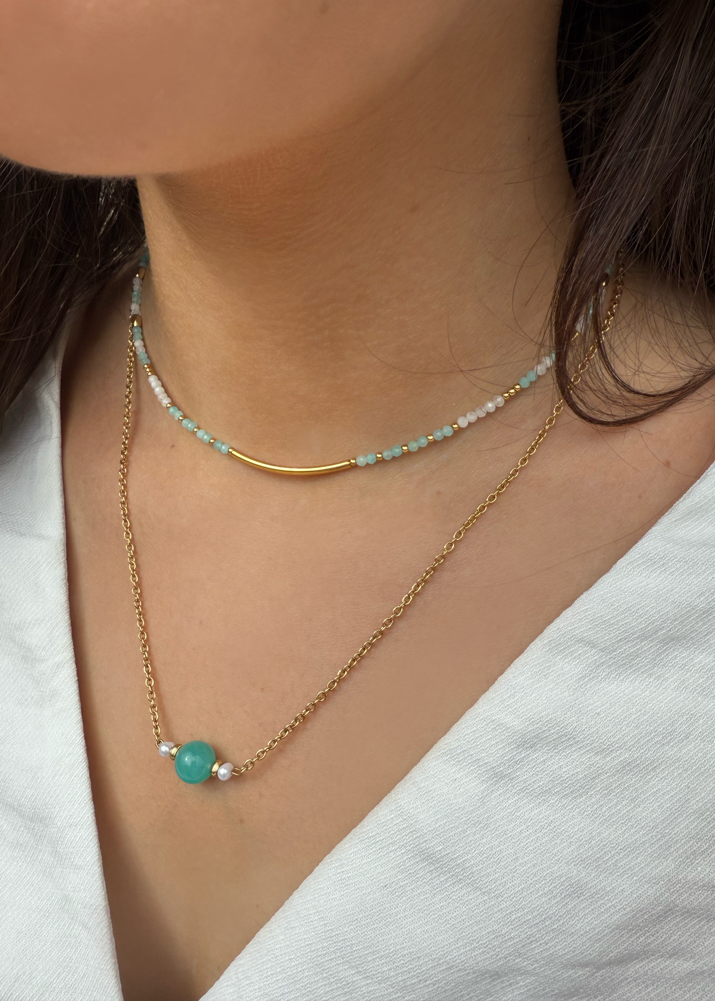CARLA - Collier ras du cou doré en pierres naturelles
