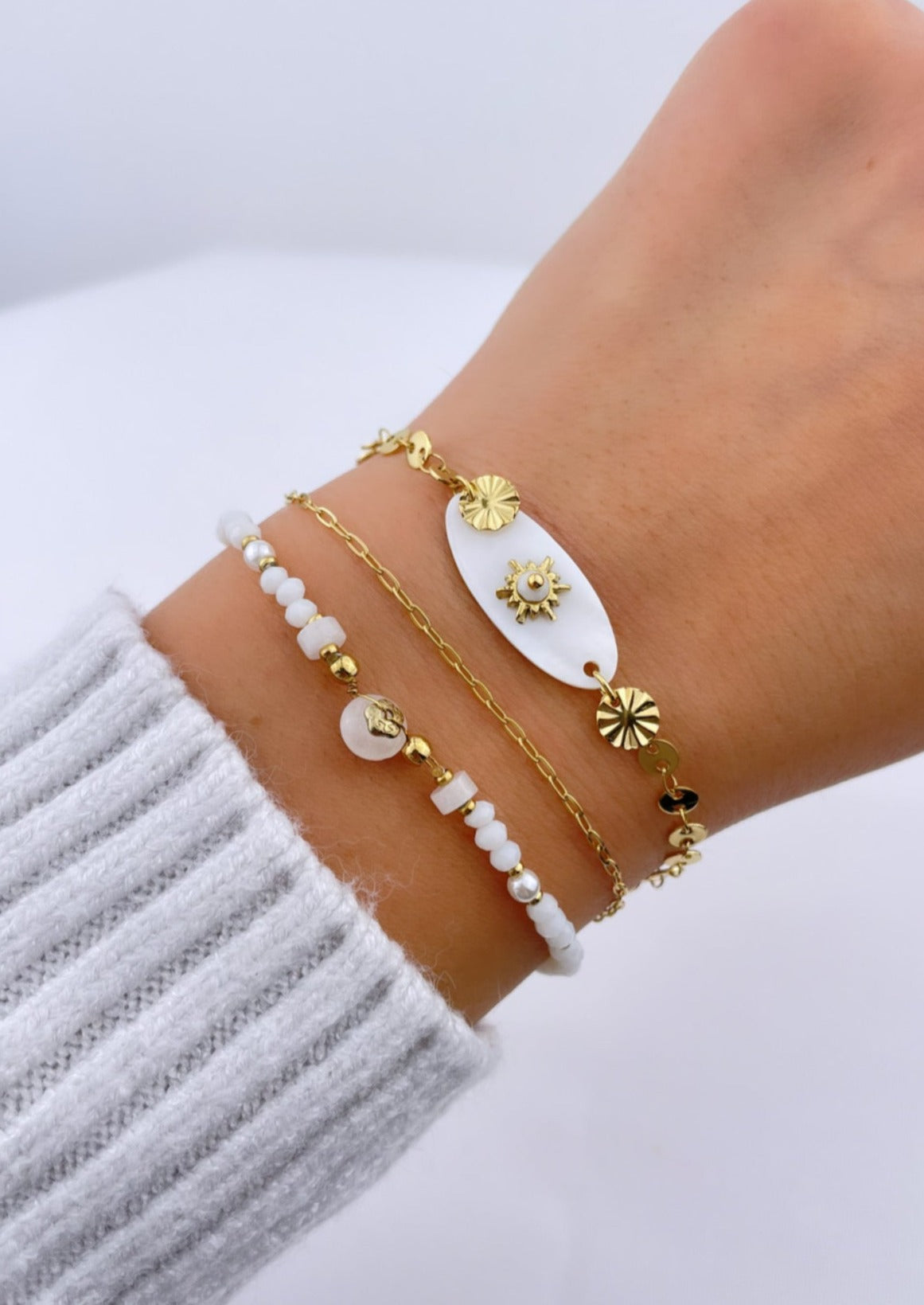 ESTELLA - Ensemble de 3 bracelets dorés, pierres naturelles et nacre