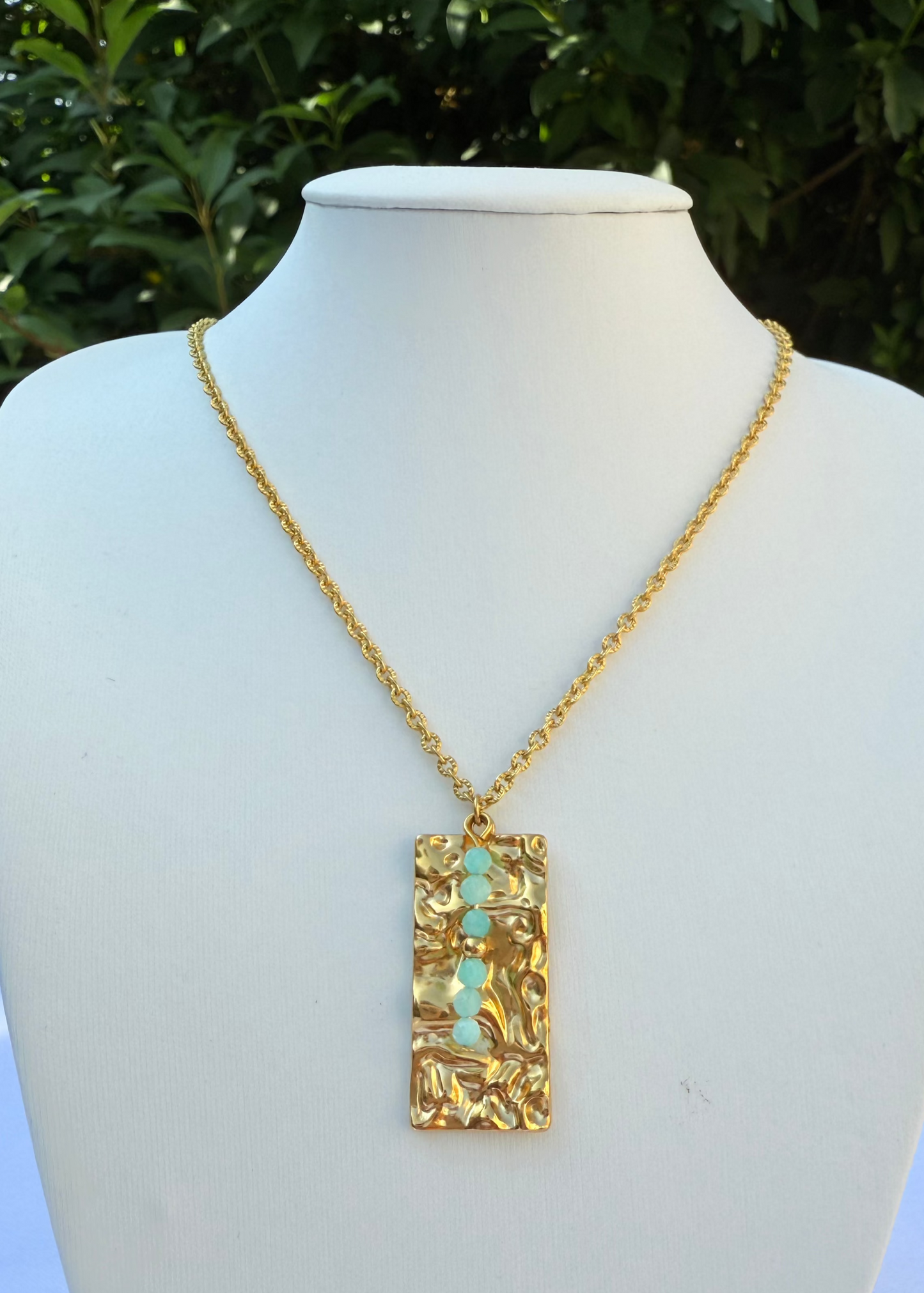 CLEYA - Necklace and natural stones