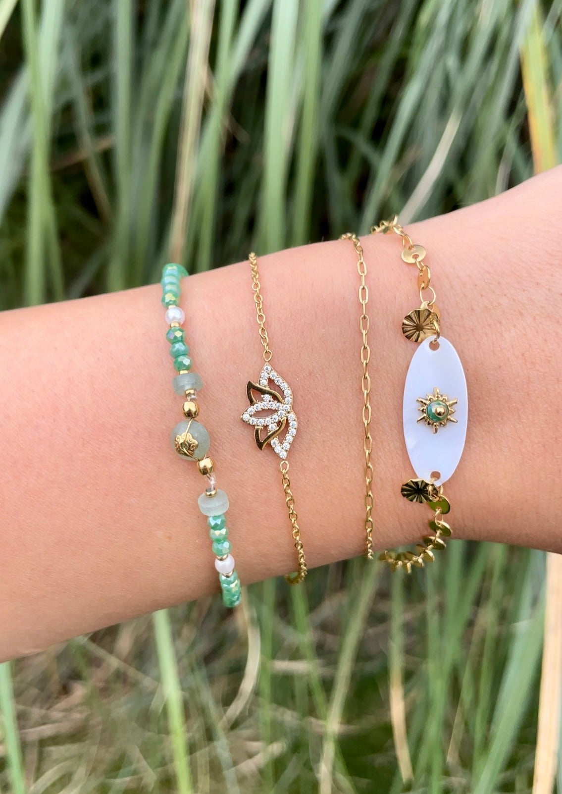 ESTELLA - Ensemble de 3 bracelets dorés, pierres naturelles et nacre