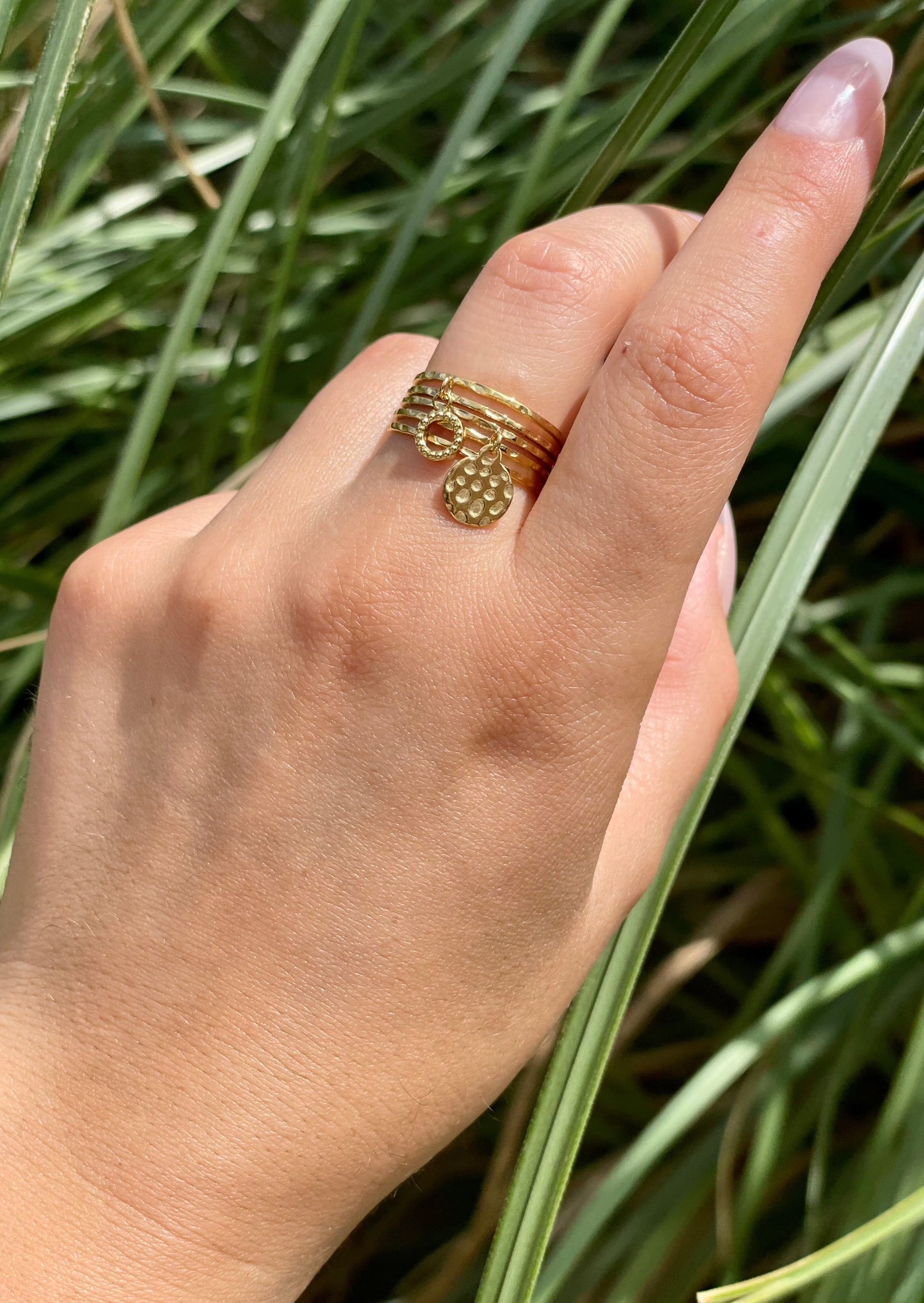 SILA - Bague dorée avec breloques