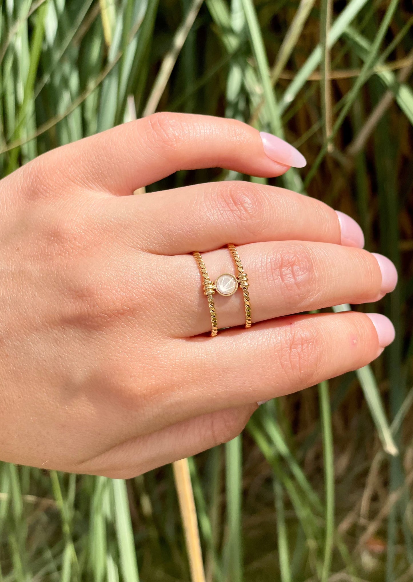 JOE - Bague dorée surmontée d'un cristal