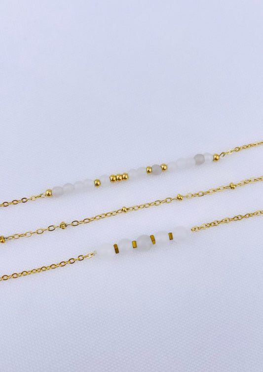 PURITY - Ensemble de bracelets dorés et pierres naturelles blanches