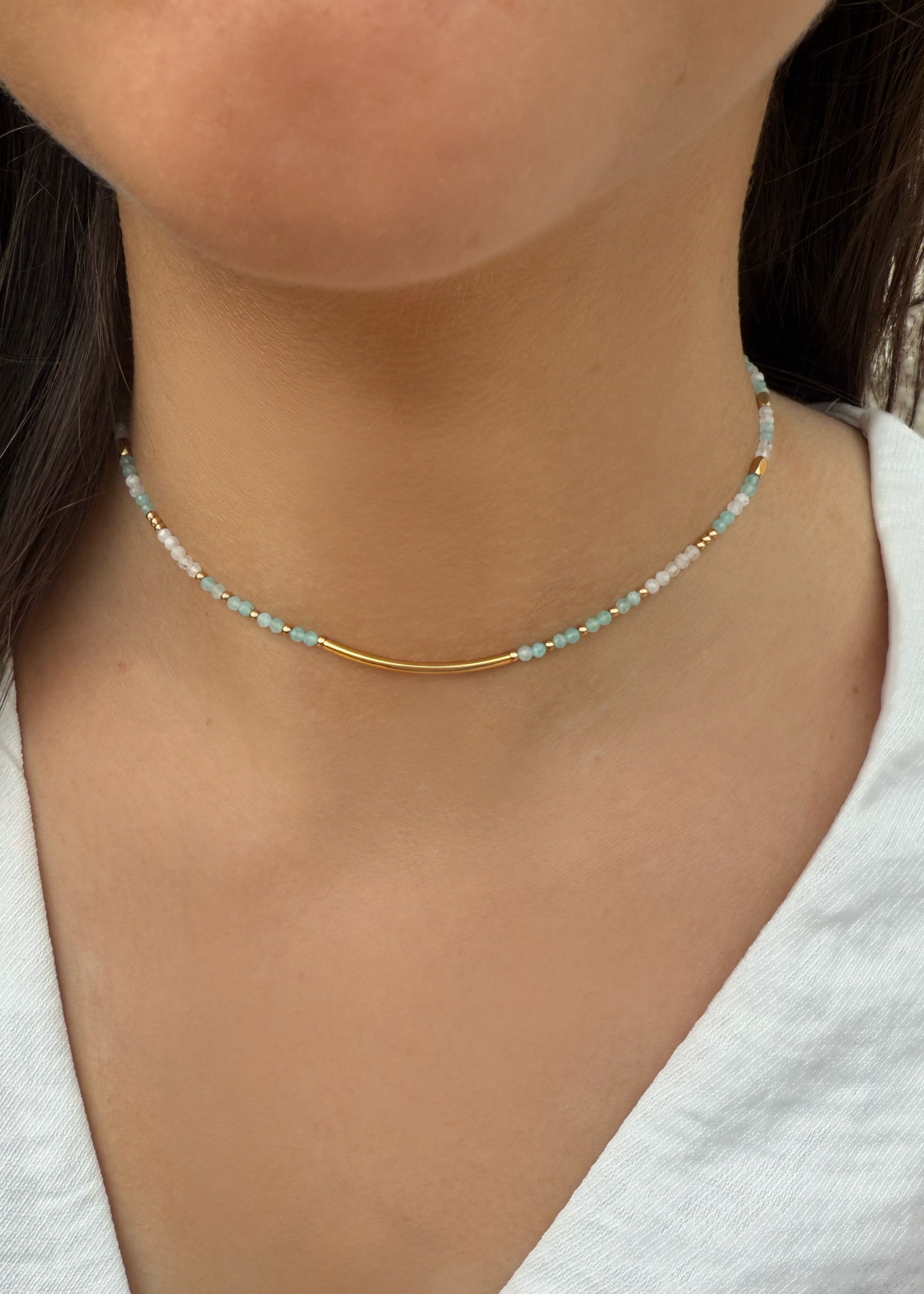 CARLA - Gold choker necklace with natural stones