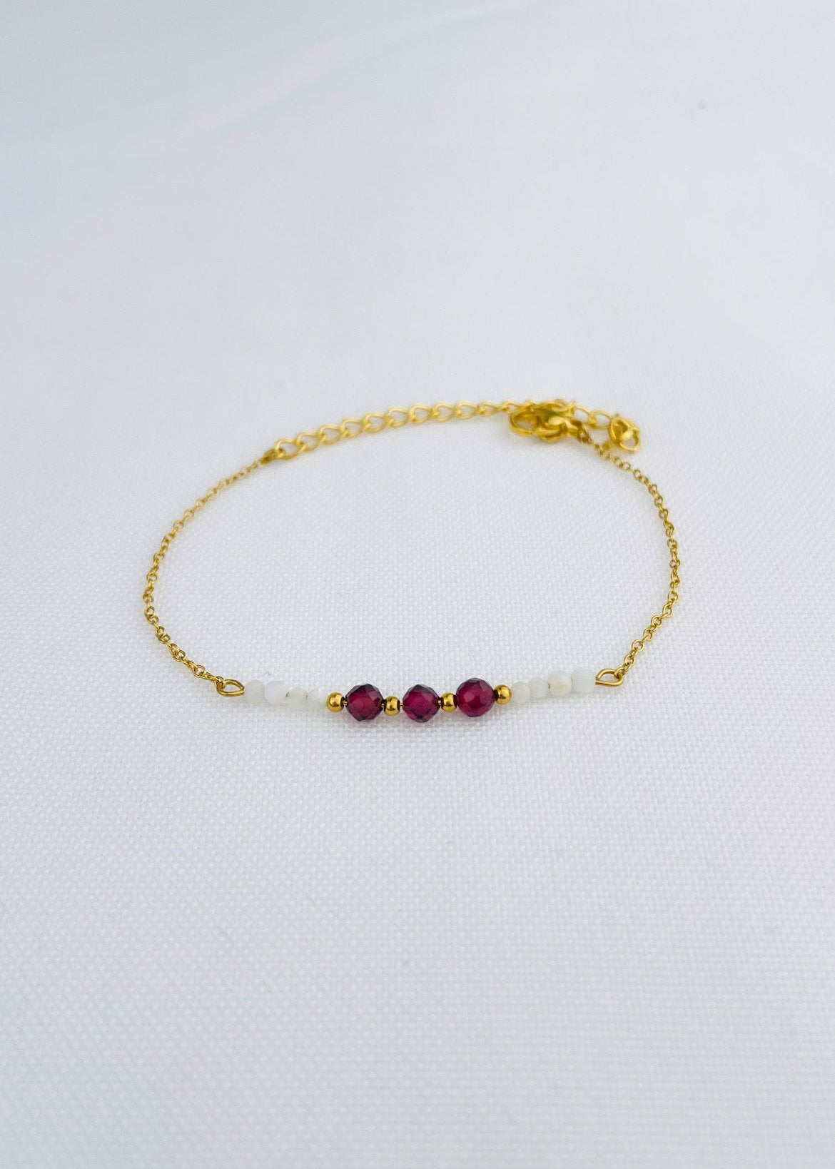 LILA - Golden bracelet, mother-of-pearl and fine stones