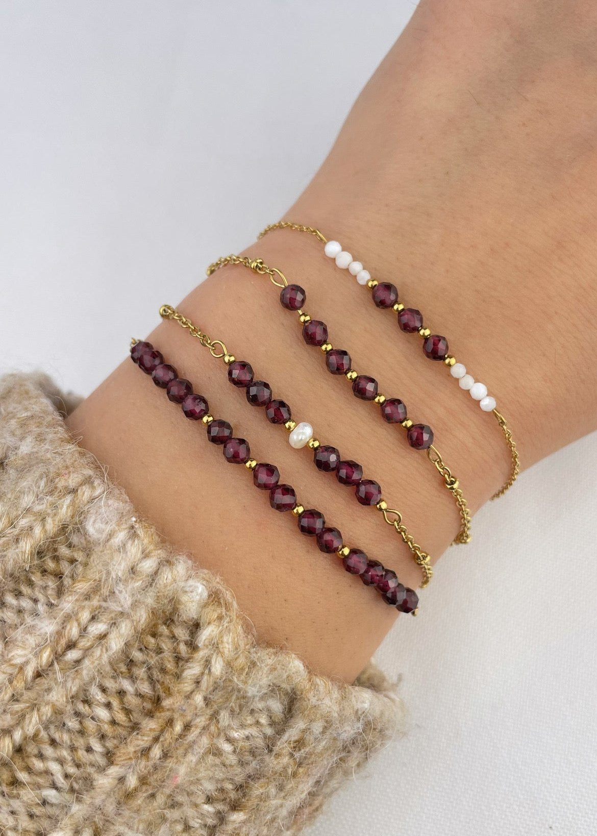 LILI - Golden bracelet, pearl and fine stones