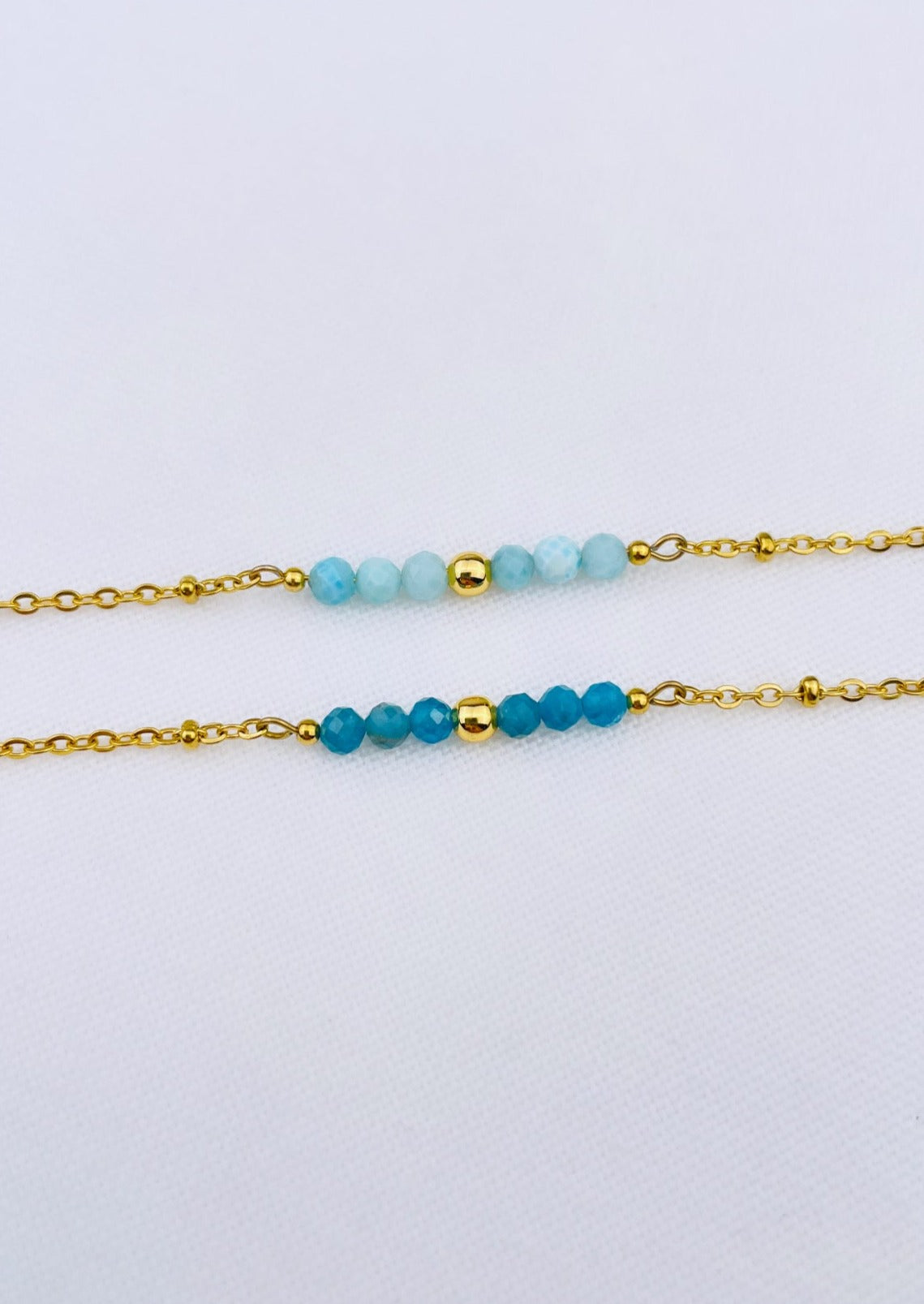 LYANNA - Golden bracelet, natural stones (Aventurine or Quartz)