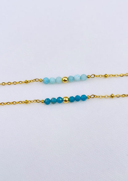 LYANNA - Golden bracelet, natural stones (Aventurine or Quartz)