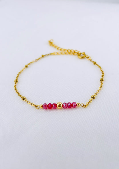 RUBY - Bracelet doré et perles rouges