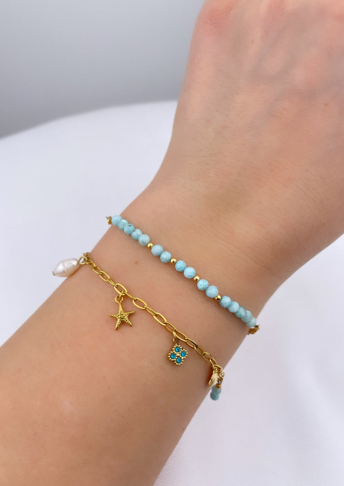 BLUE LAGOON 2 - Bracelet doré, pierres naturelles (Larimar)