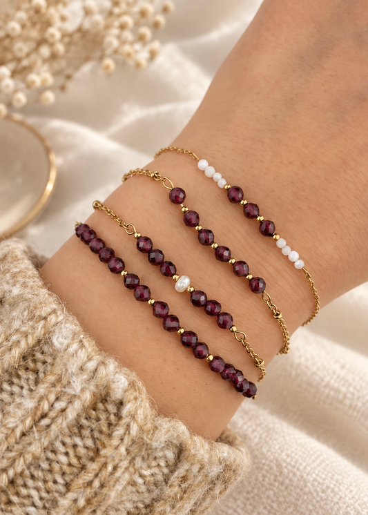 LILA - Vergoldetes Armband mit Perlmutt und Halbedelsteinen