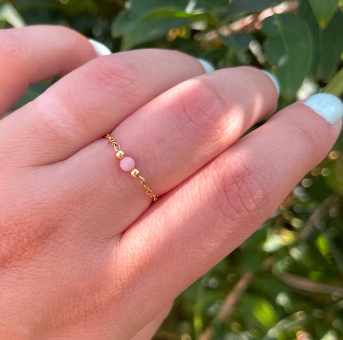 JOYA - Gold ring with fine stones