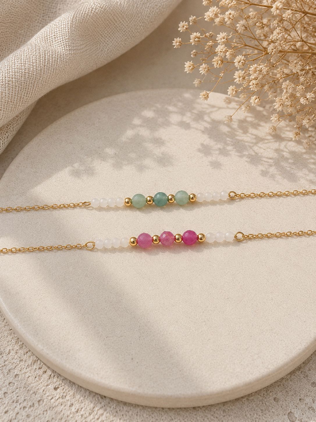 LILA - Bracelet doré, nacre et pierres fines
