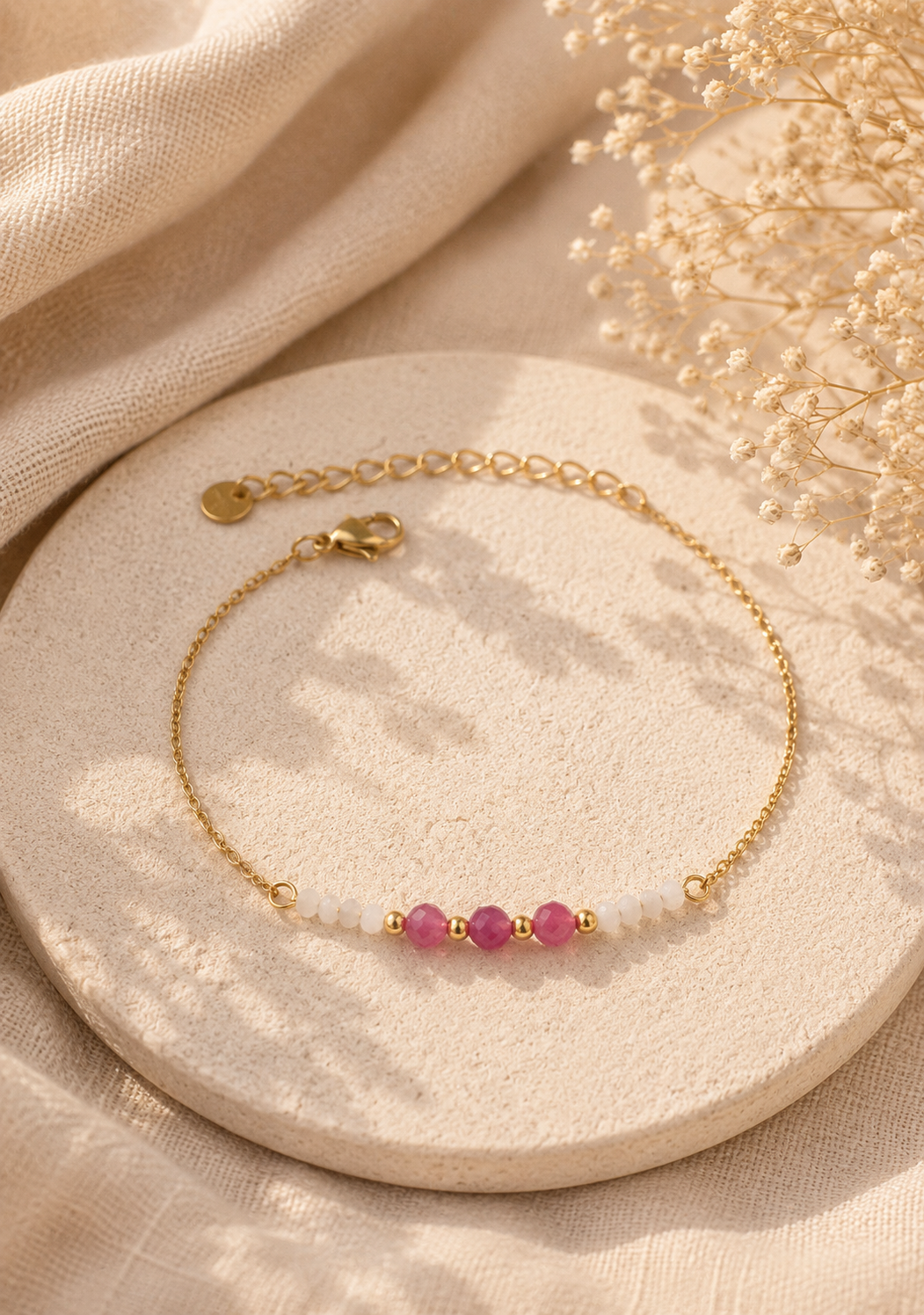 LILA - Bracelet doré, nacre et pierres fines
