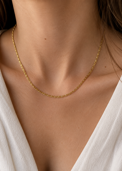 YUMI - Collier aux détails géométriques