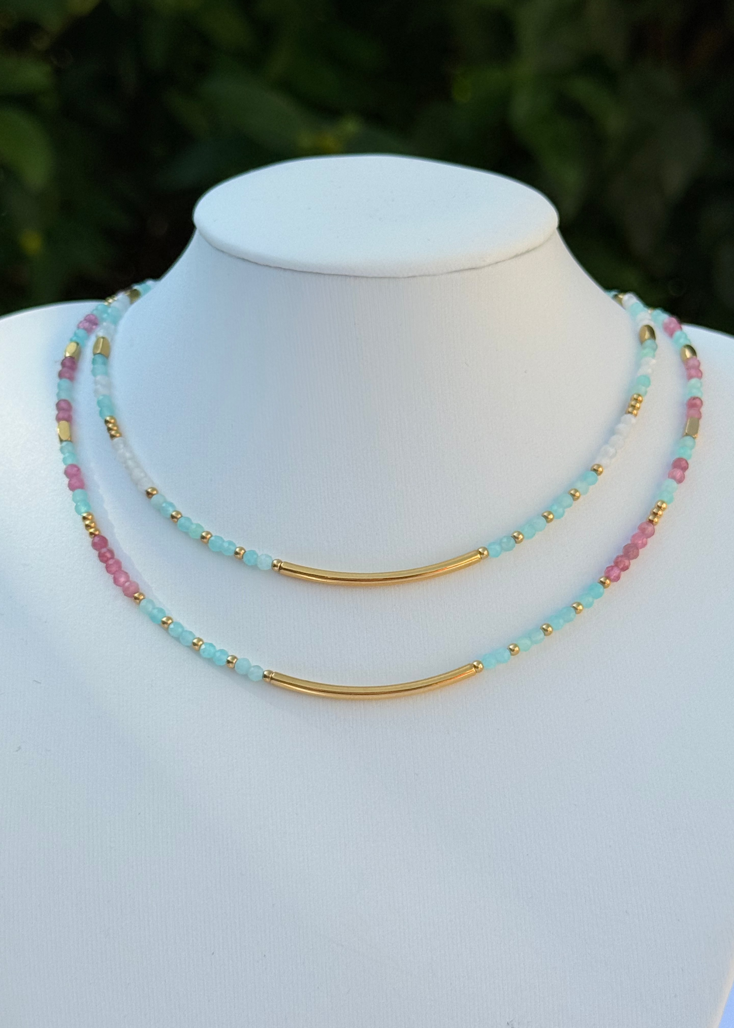 CARLA - Gold choker necklace with natural stones