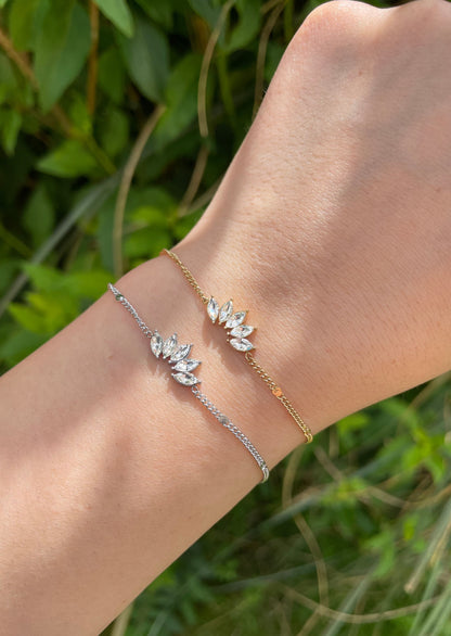 KIARA - Bracelet with crystal leaf pendant