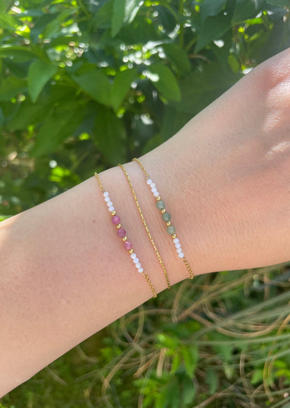 LILA - Bracelet doré, nacre et pierres fines