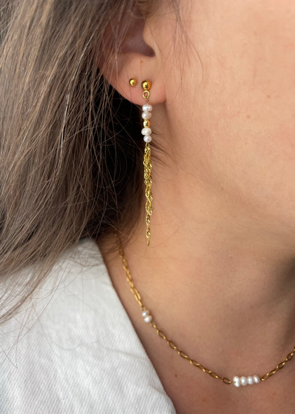 LILA - Double earring connected by a chain, fine stones and mother-of-pearl (individually)