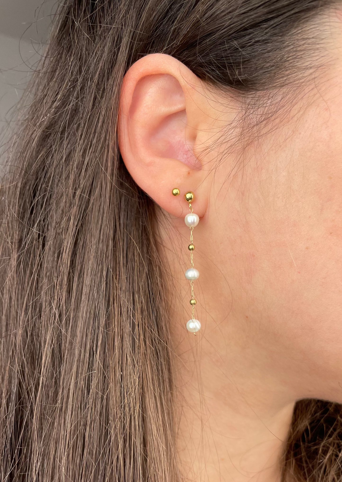 DELICATE - Dangling earrings and natural pearls