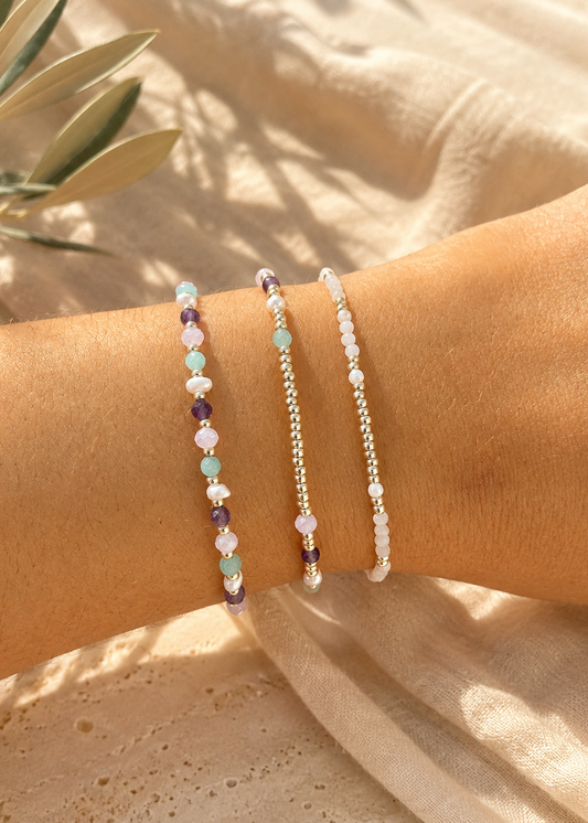 Trio de bracelets argentés pierres et perles